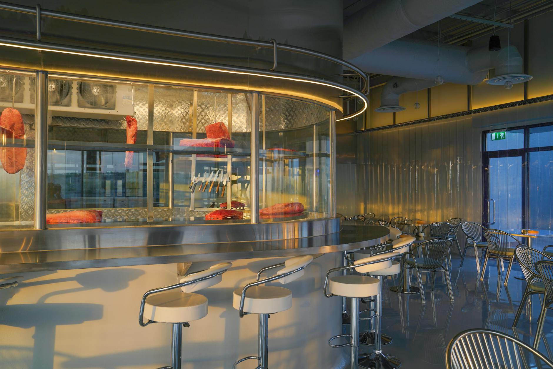 12 unique restaurants that you must try in Singapore