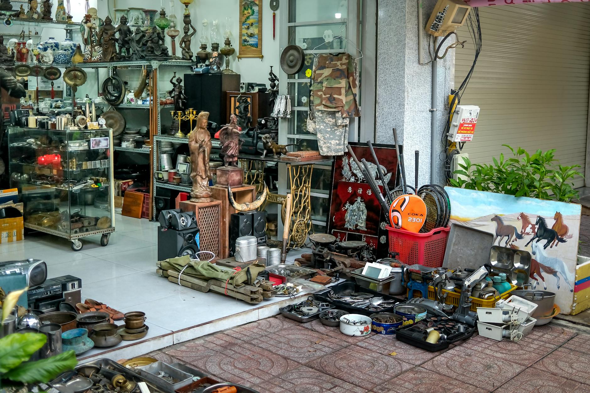 Stroll through an open-air art market for six weekends