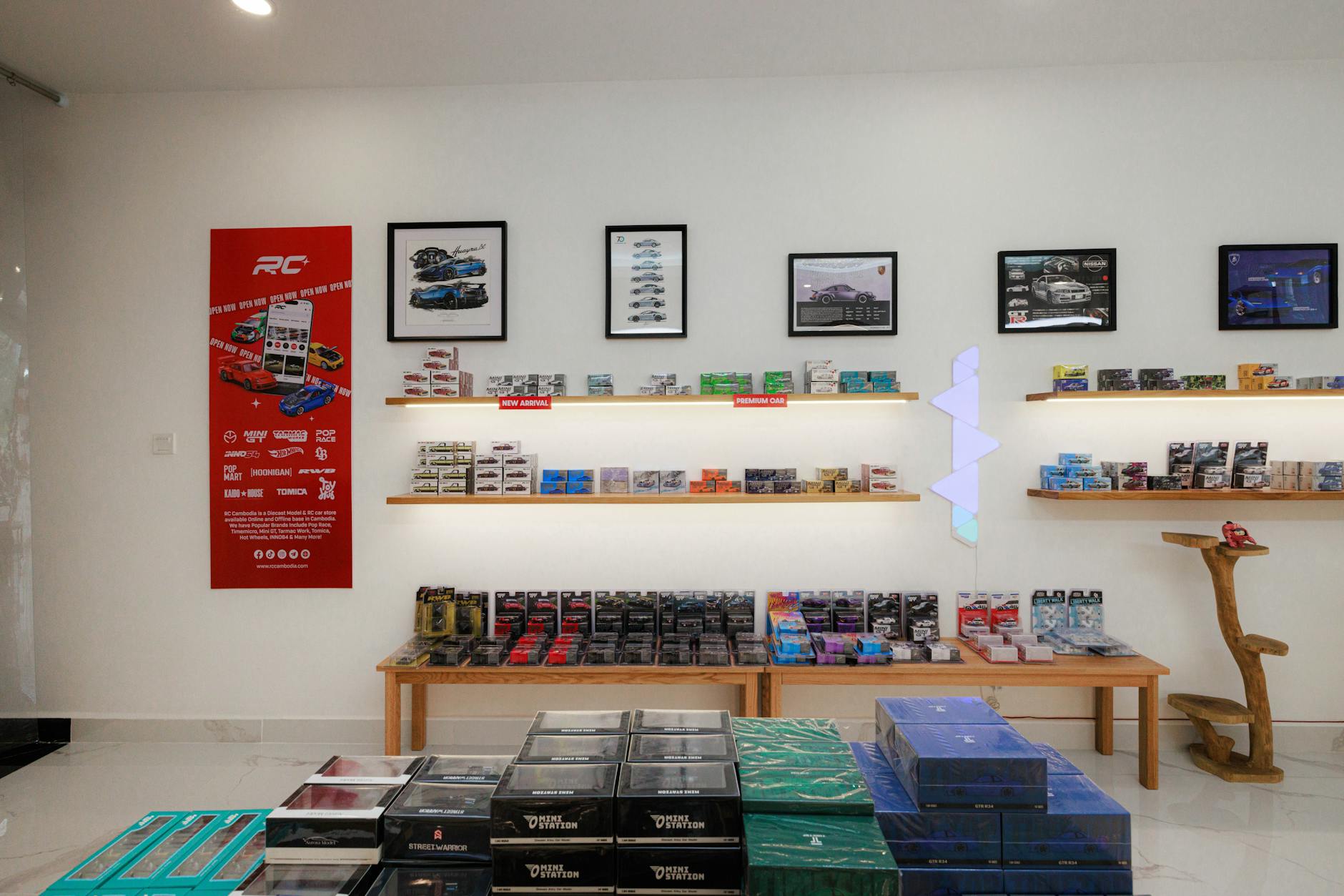 Stroll through an open-air art market for six weekends