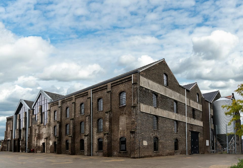 Samsung SDI signs first EV battery supply deal with Mercedes-Benz